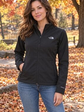 The North Face Women's Black Full-Zip Wind-Resistant Jacket
